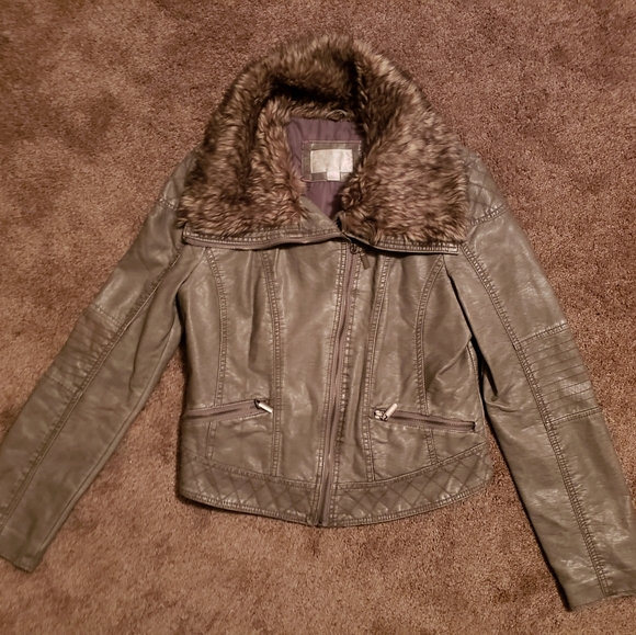 Leather with fur trim gray jacket - Picture 2 of 3